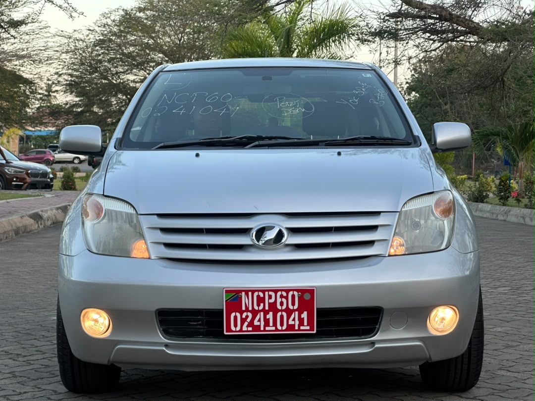 TOYOTA IST